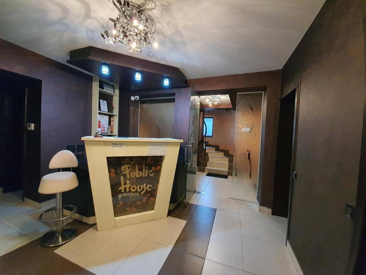 Pensiunea Public House Busteni Bagian luar foto