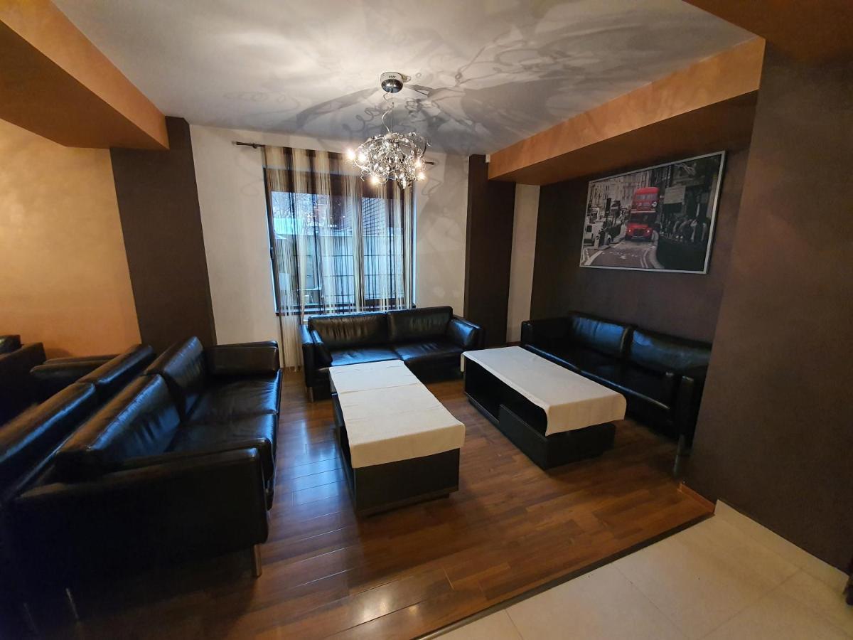 Pensiunea Public House Busteni Bagian luar foto